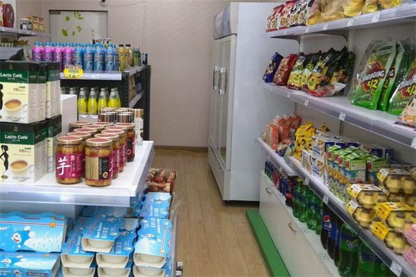 百斯特進(jìn)口食品折扣店加盟指南 小食雜的轉(zhuǎn)型機(jī)遇